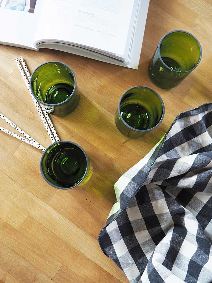 4 Verres Short Drink Q de bouteilles (Débattre)