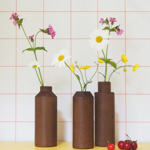 Vendus par lot de 3, chaque vase dispose d'un tube à essai qui les rendent étanches pour vos fleurs fraiches.